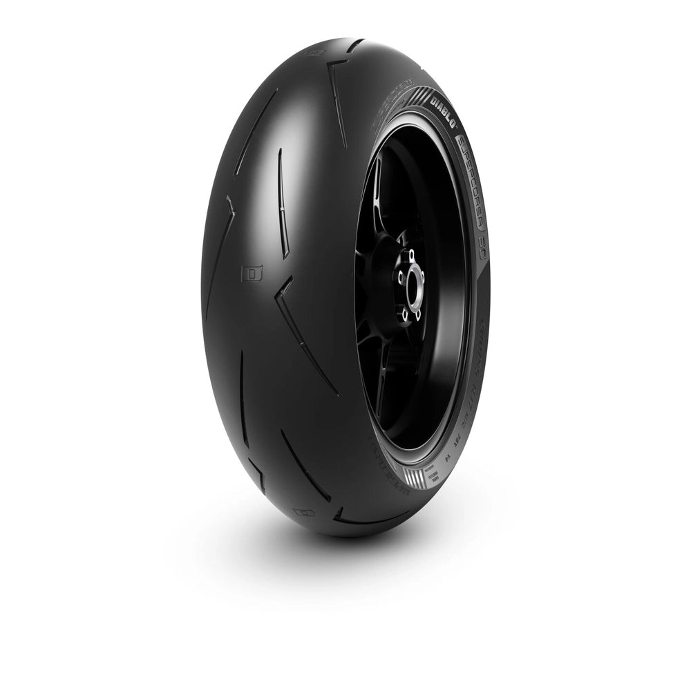 Pirelli Diablo Supercorsa SC V4 180/60 R17 SC1 75V TL – bagdæk – originalt Pirelli bagdæk med maksimalt greb, præcis feedback og ægte banefølelse. Køb hos Mo2parts.